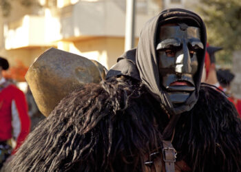 Mamuthones e Issohadores. Foto Mauro Spanu