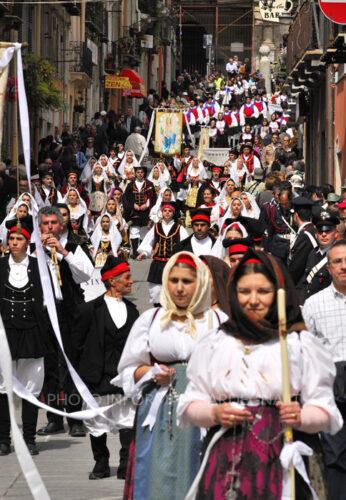 La rassegna dei costumi durante la manifestazione. Foto: Mauro Spanu