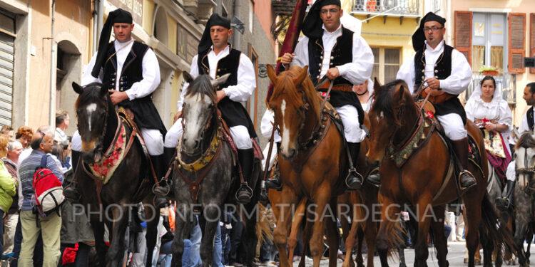 La rassegna dei costumi durante la manifestazione. Foto: Mauro Spanu