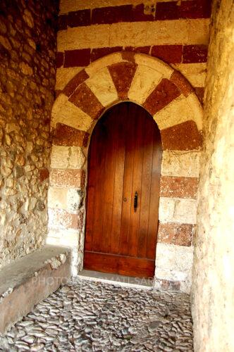 Ingresso laterale della chiesa Sant’Antonio di Salvenero a Ploaghe