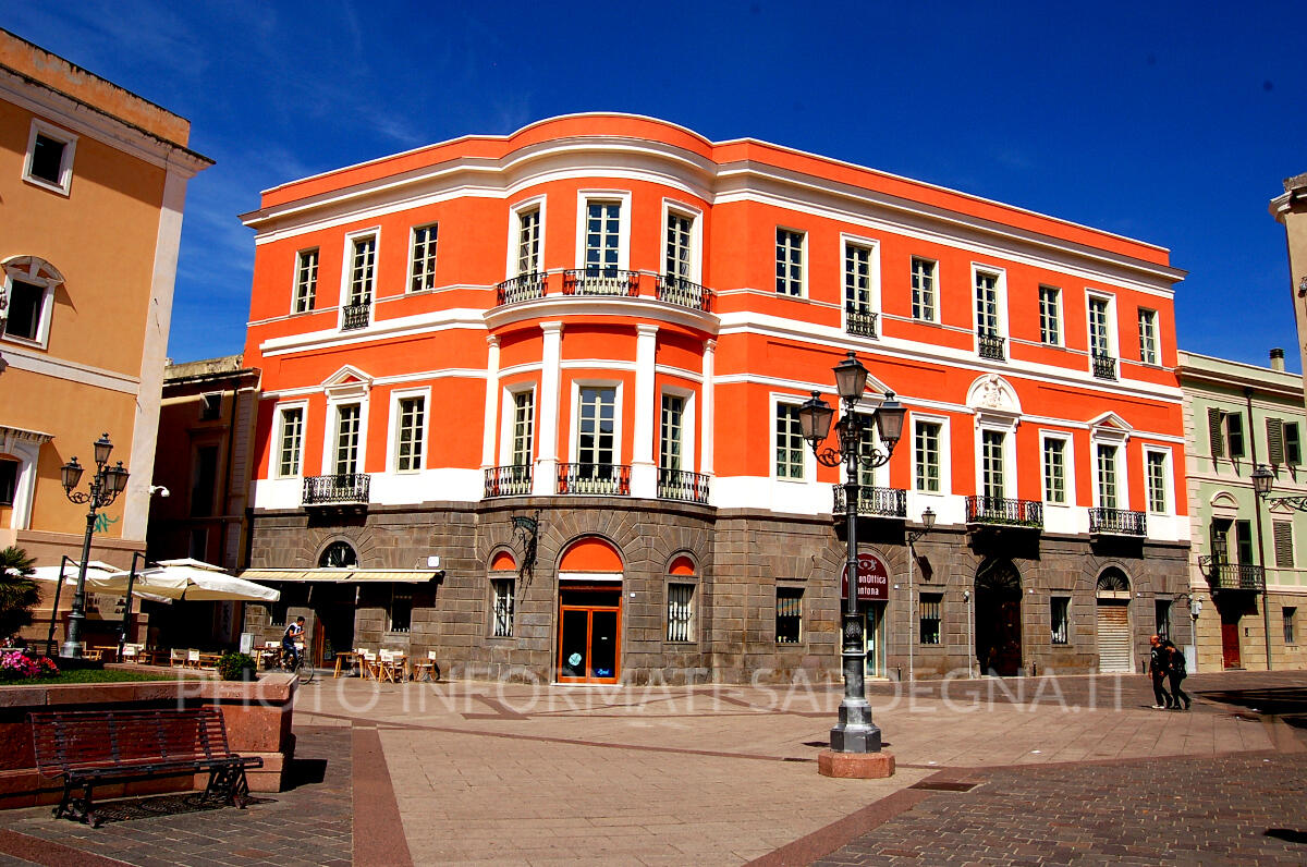 Edificio simbolo del centro storico di Oristano realizzato da Gaetano Cima