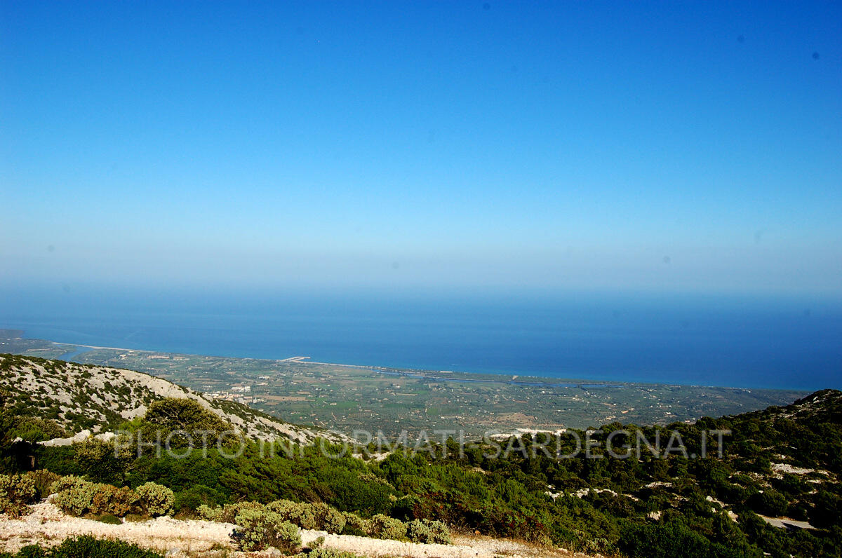 La vista sul Golfo di Orosei, dalla cima della montagna. Galtellì
