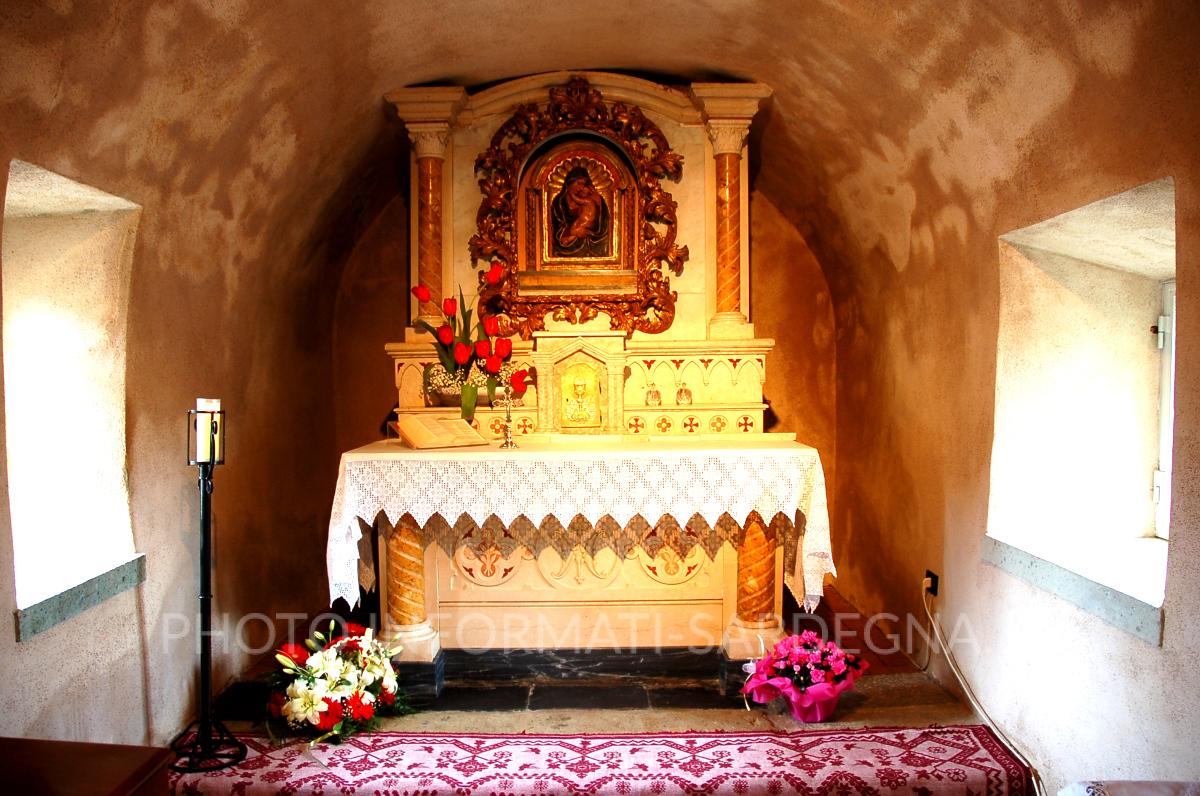 L'altare centrale 