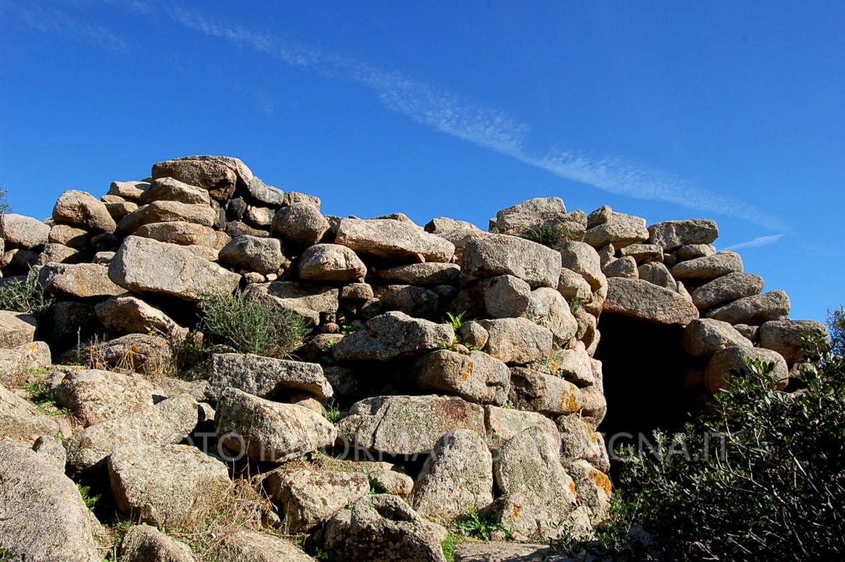 Ingresso al Nuraghe Tuttusoni