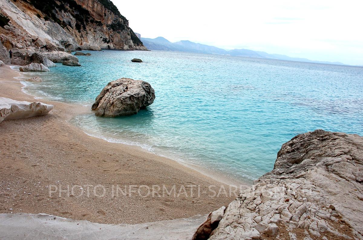 La spiaggia sottostante alla Aguglia di Goloritzé