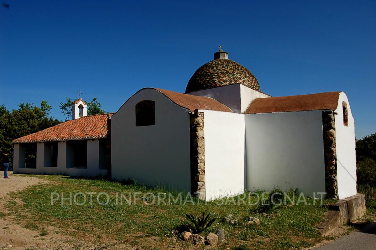Chiesa della Madonna di Lourdes in cima al colle di San Simeone. Gonnosfanadiga