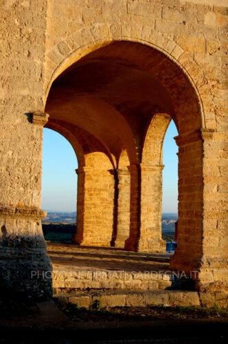 Il porticato anteriore, Osilo