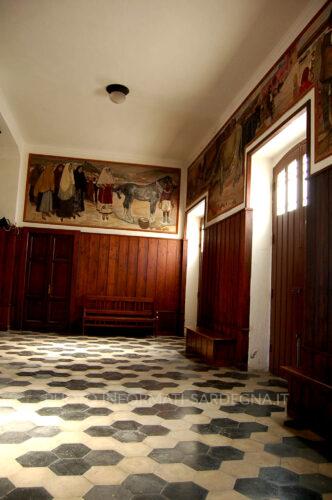 Gli spettacolari interni del caseggiato ferroviario. Tempio