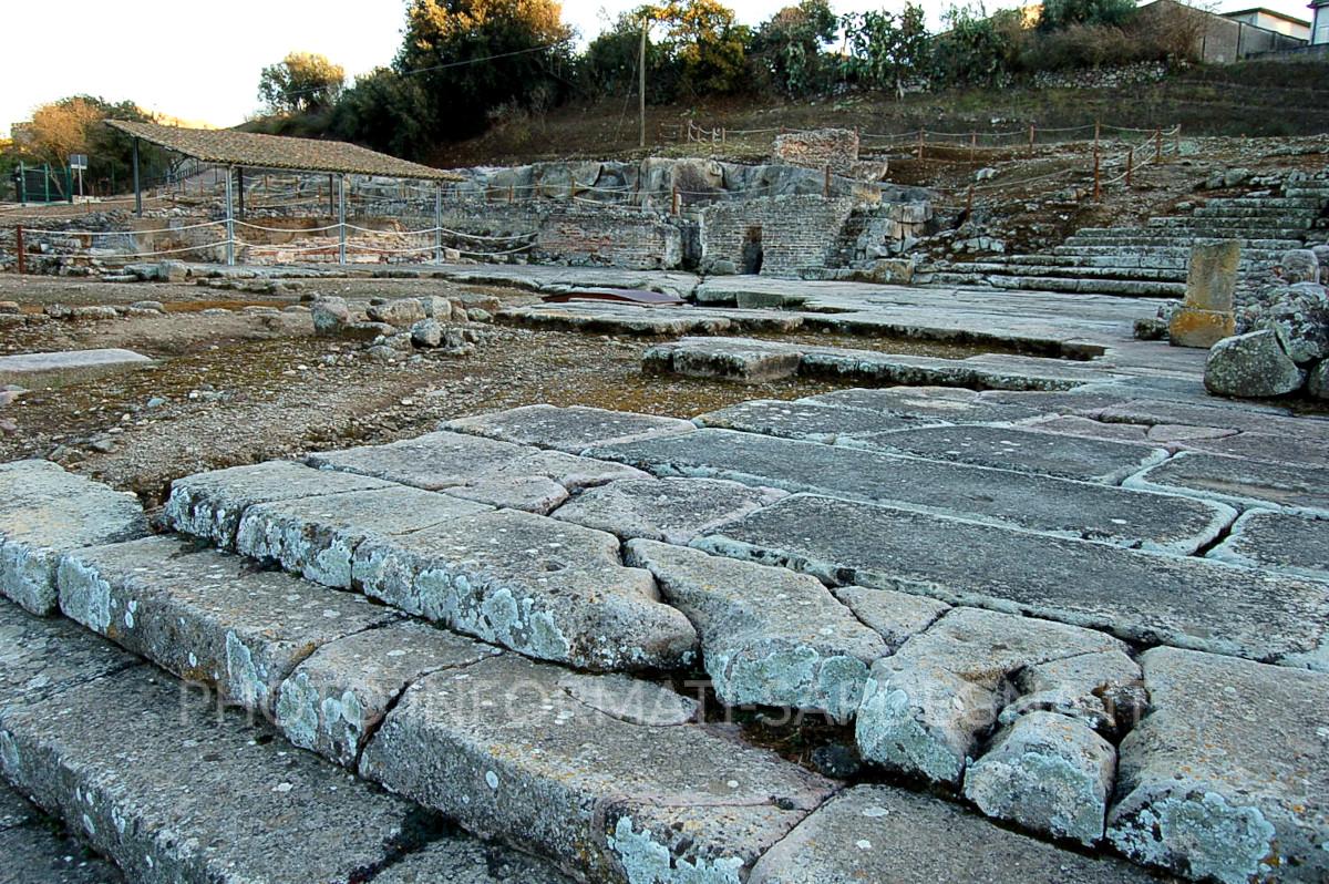 Il pavimentato della piazza