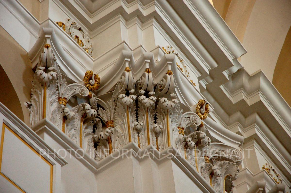 Particolari neoclassici della Cattedrale di Nuoro
