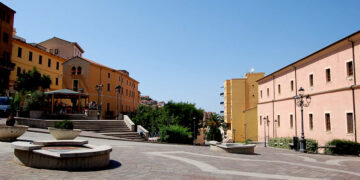 Piazza Cantareddu a Ozieri: storia e cuore del centro storico