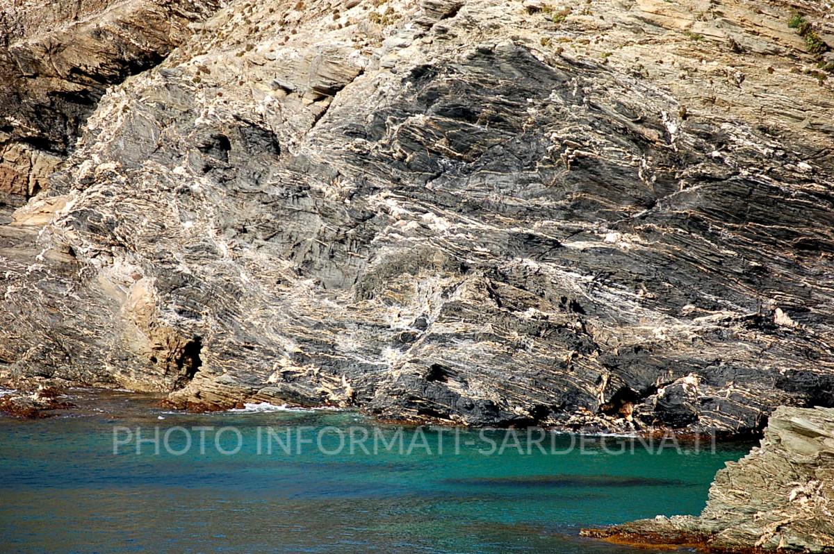 I costoni argentieri a picco sul mare. Sassari