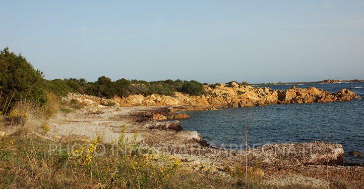Capo Comino (Siniscola), il versante sud, al confine con la spiaggia di Berchida.