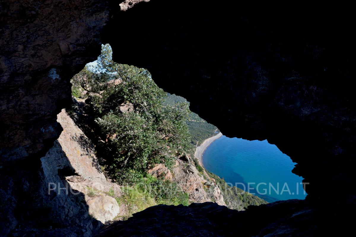 La bocca della roccia forata, Tertenia 