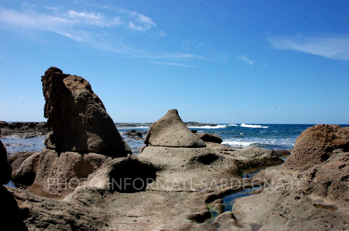 La spettacolare morfologia della costa. Bosa