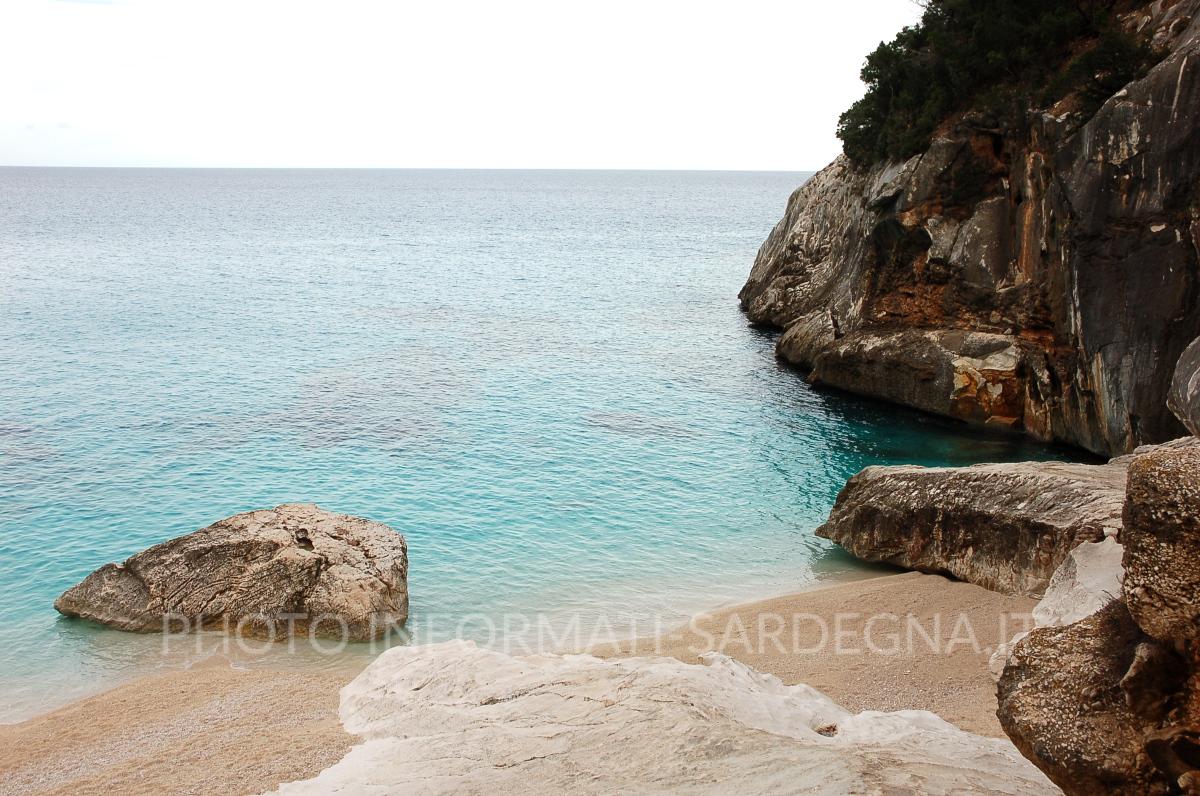 La spiaggia sottostante alla Aguglia di Goloritzé