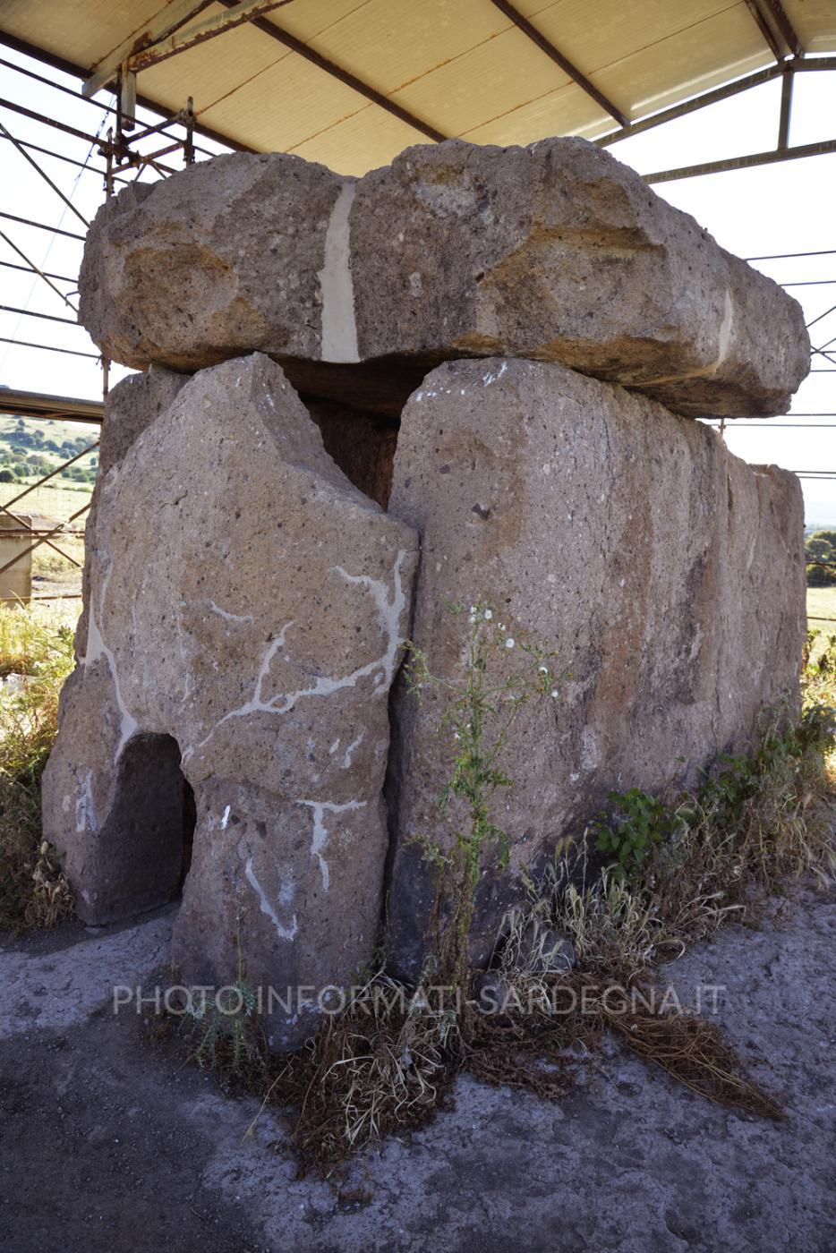 Dolmen di Sa Coveccada, Mores. 