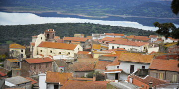 Sorradile e il lago Omodeo