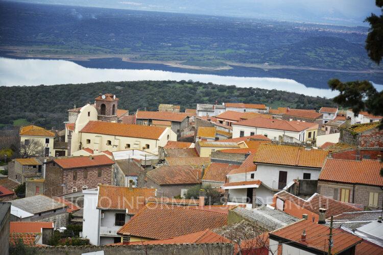 Sorradile e il lago Omodeo