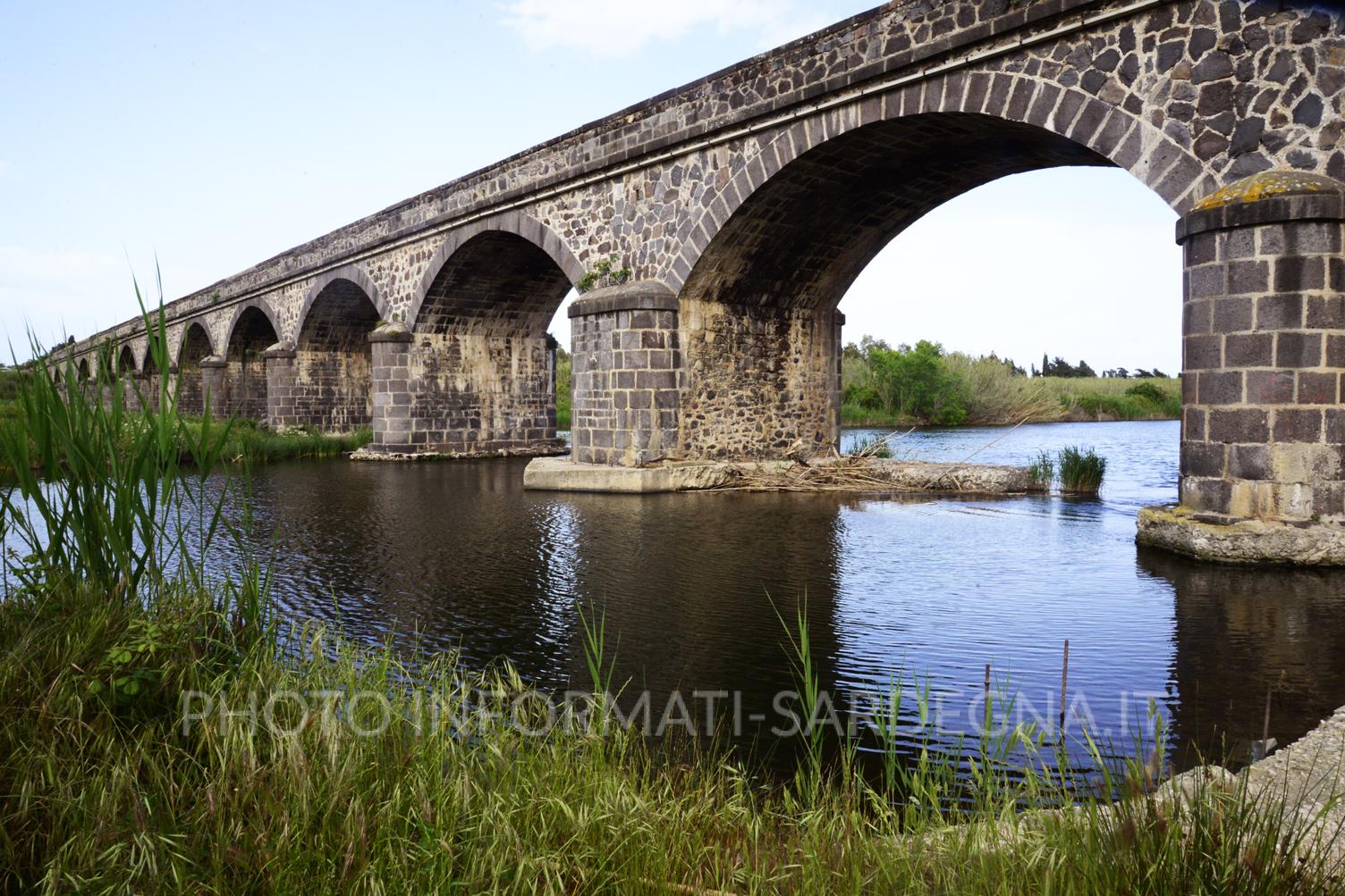 ponte-romano-orosei-cedrino.jpg Ponte romano di Orosei sul fiume Cedrino, visto dal centro storico