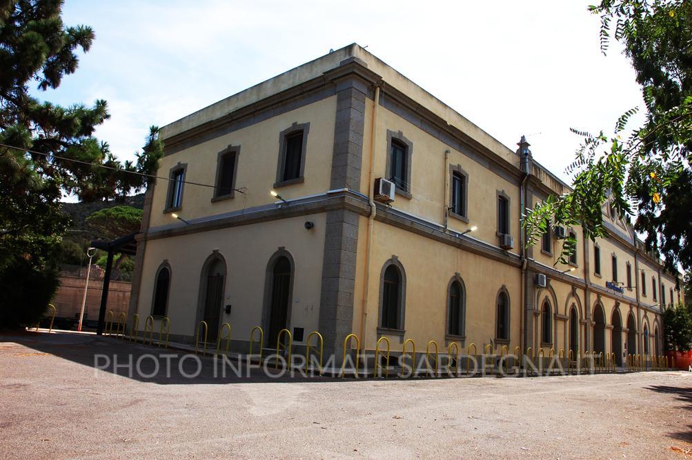 Stazione ferroviaria di Golfo Aranci