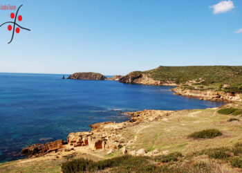 S’Enna de S’Arca: mare cristallino, scogliere basaltiche nella Costa Verde