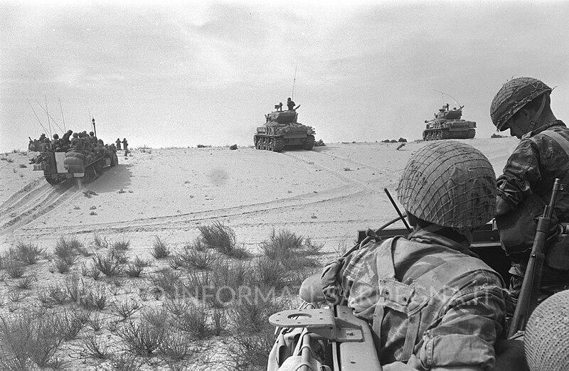 Militari e carri armati israeliani nel Sinnai. Foto: HAN MICHA