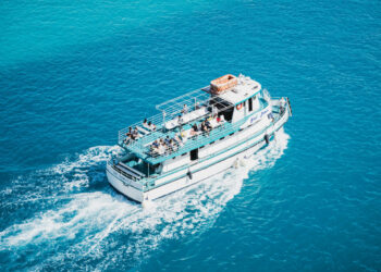 Norme e Regole della Navigazione in acque interne: Guida Completa