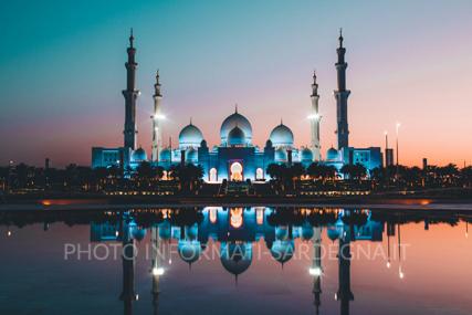 Cosa sono le religioni confessionali. Una moschea. Foto di David Rodrigo su Unsplash