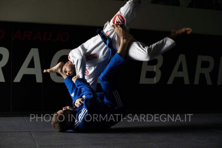 Proiezioni di Judo. Foto di EDGARD BORTOLETTO su Unsplash