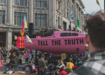 Tagli a Report: un pericolo per la democrazia e l’informazione pubblica