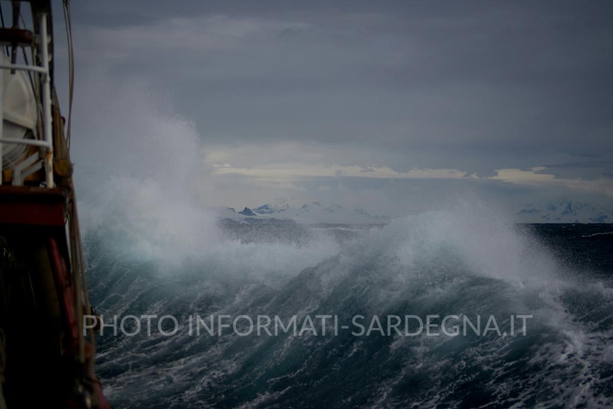 Gaza sotto la pioggia, la Sardegna al riparo. Foto di Torsten Dederichs su Unsplash