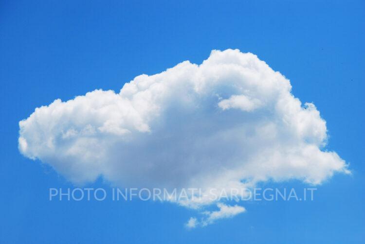 Nubi e nebbie: formazione, classificazione e importanza nella meteorologia e nella navigazione