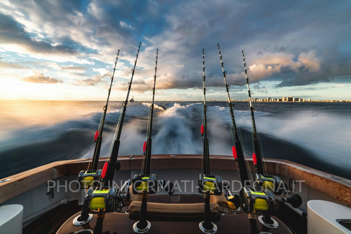 Pesca sportiva. Foto di stephen momot su Unsplash