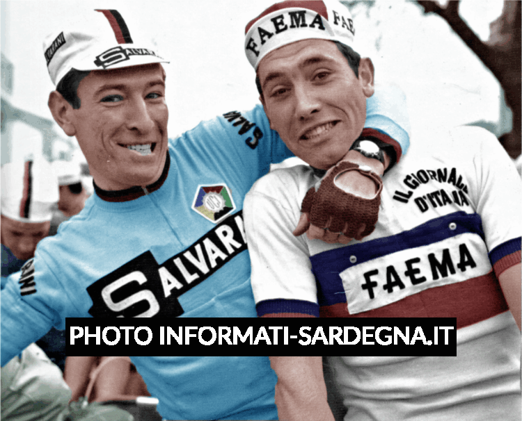 Gimondi e Merckx scherzano prima della partenza di una tappa al Giro di Sardegna 1968