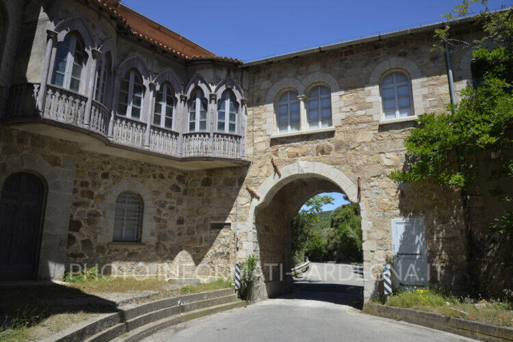 Il palazzo della Direzione a Ingurtosu