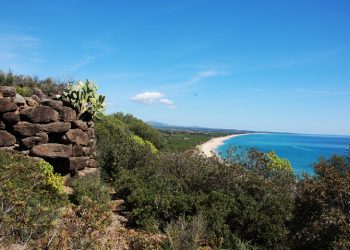 Nuraghe Gulunie (Dorgali) e lo spiaggione di Osalla, Orosei.
