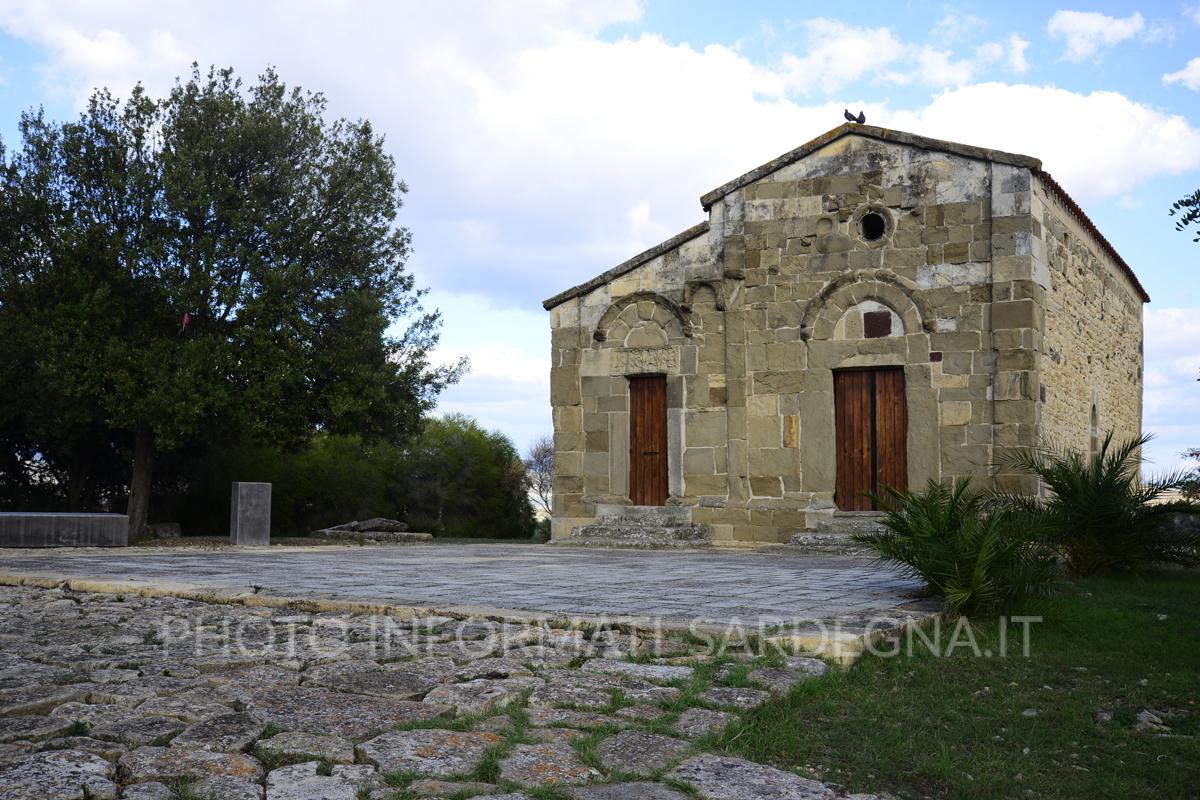 Frontale della chiesetta. Siddi