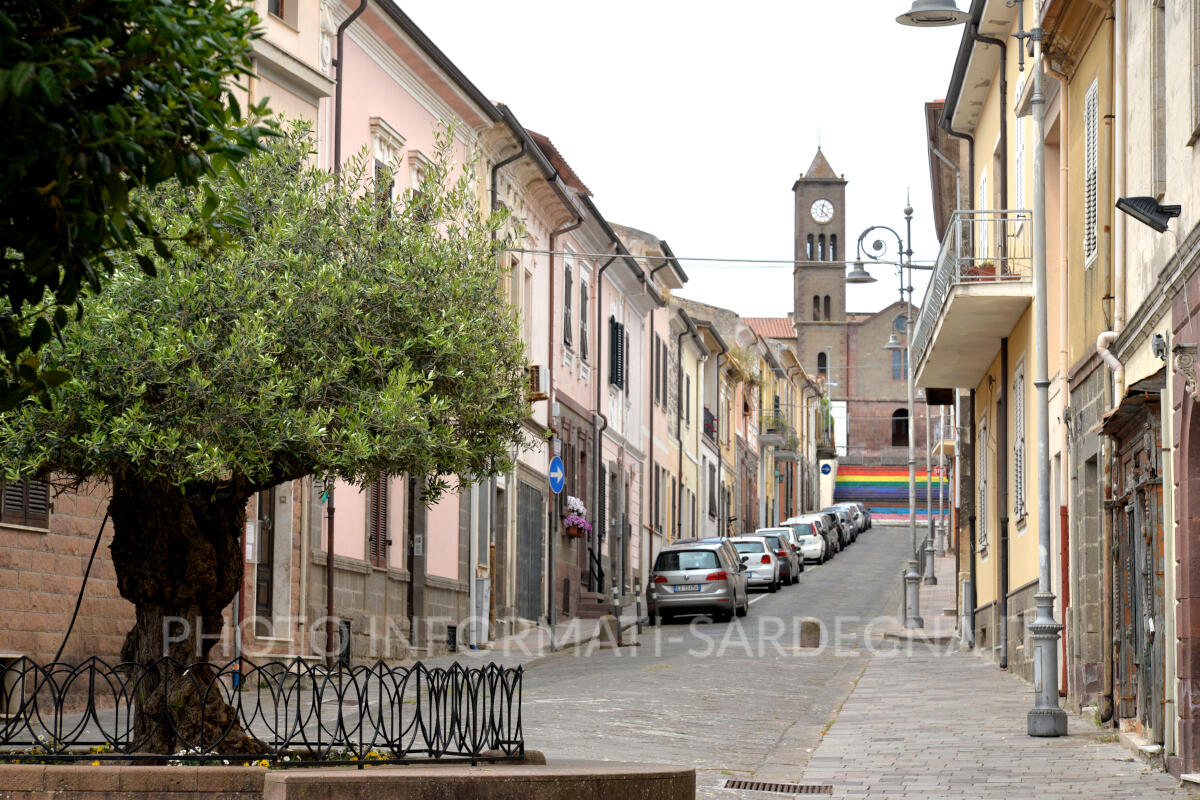 Chiesa di San Francesco d'Assisi vista da via San Francesco a Ittiri