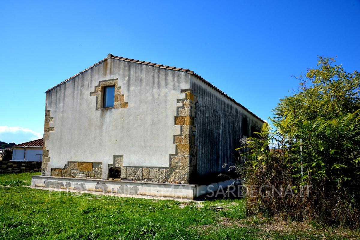 Chiesa di Sant'Antioco Martire a Mogoro. Il retro dell'edificio