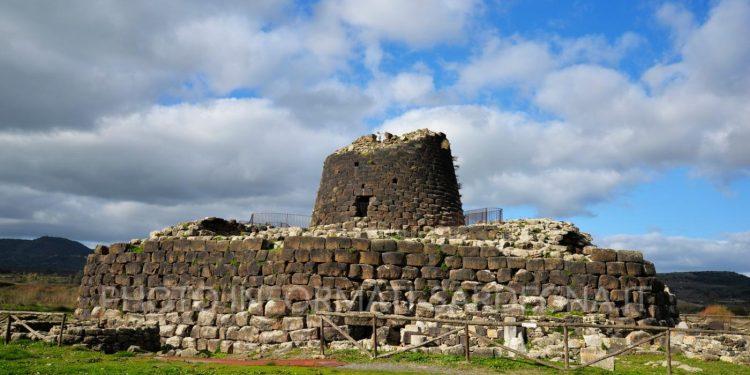 Nuraghe Santu Antine: la più maestosa torre nuragica della Sardegna