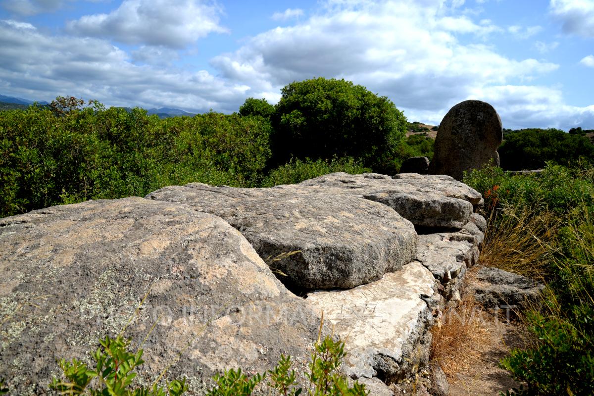 Tomba dei Giganti di Thomes, Dorgali