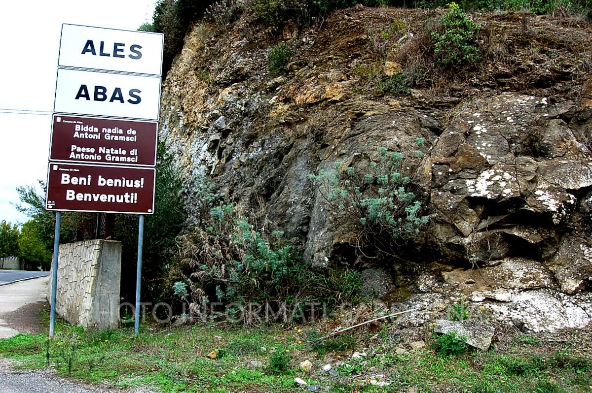 Ales, ingresso del paese