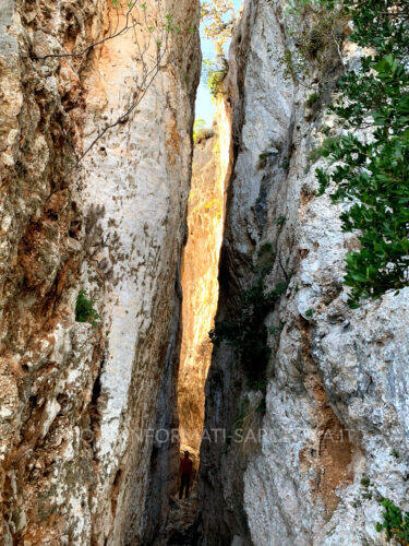 diaclasi di S'unglone 'e Piddi. Foto: Peppino Mascia