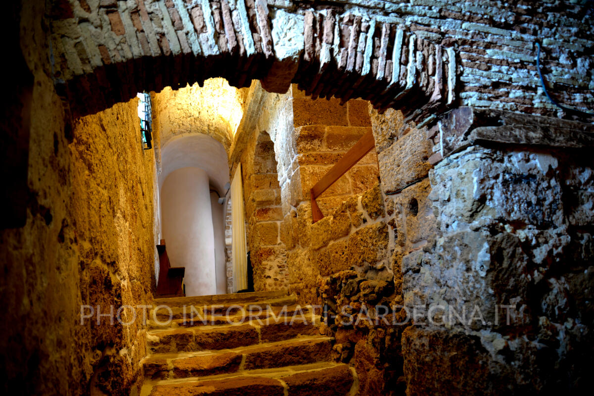 Interni della chiesa. Nora / Pula