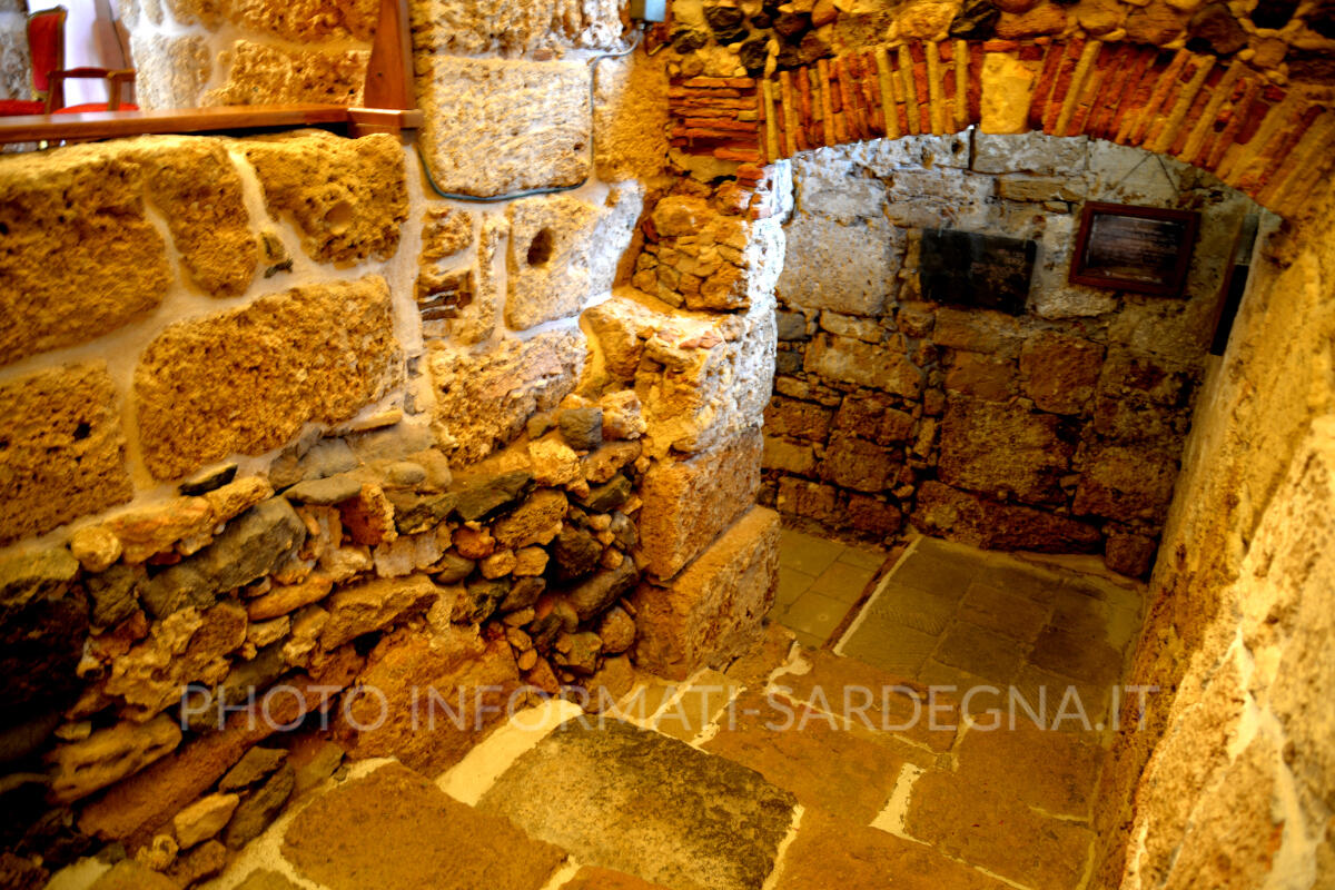 Interni della chiesa. Nora / Pula