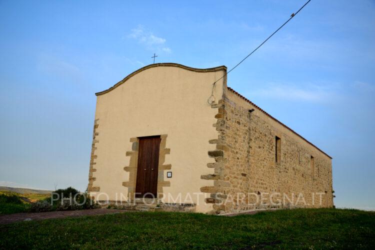 Santa Vitalia la chiesa di Simula in cima al colle Santu Giuanni